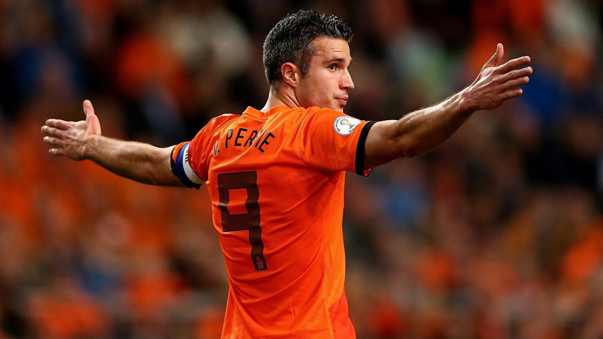 “短柄墙球：高新区全民健身馆赛场，战术布局与精准出击的完美结合”