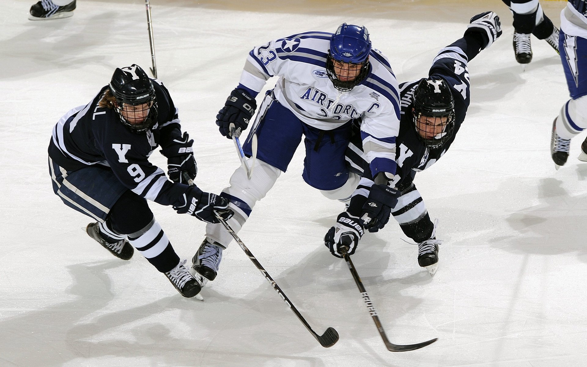 亚冠联赛中国足球战胜 球员配合日益默契，中国亚冠球队一览
